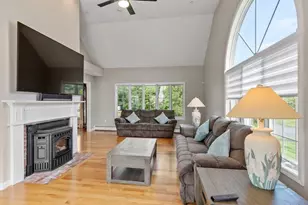 14 Lakeview Ave, Danvers, MA 01923 - Photo 11