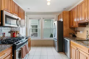10 Harvest St, Boston, MA 02125 - Photo 7