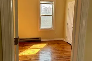 327 Hamilton St, Worcester, MA 01604 - Photo 3