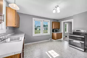 81 South St, Williamsburg, MA 01096 - Photo 11