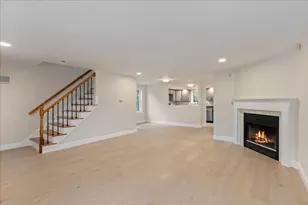25 Whittier Meadows Dr, Amesbury, MA 01913 - Photo 9