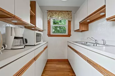 10 Newcastle Rd #2, Peabody, MA 01960 - Photo 9