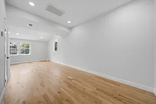 16 Putnam St, Somerville, MA 02143 - Photo 5
