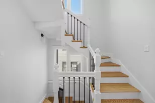 16 Putnam St, Somerville, MA 02143 - Photo 3