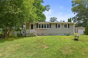 122 Paula Cir, East Brookfield, MA 01515 - Photo 1