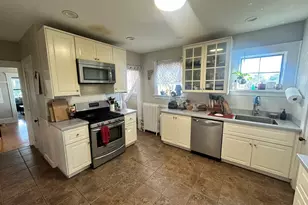 12 Indiana Ave, Somerville, MA 02145 - Photo 9