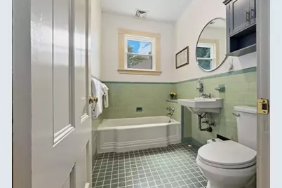 32 Ocean St, Beverly, MA 01915 - Photo 17