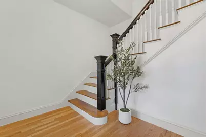 32 Ocean St, Beverly, MA 01915 - Photo 3