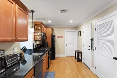 75 Pine St #31, Waltham, MA 02453 - Photo 5