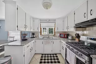 458 Orswell St, Fall River, MA 02721 - Photo 15