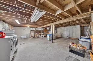 458 Orswell St, Fall River, MA 02721 - Photo 27