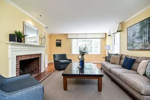 9 Buttercup Ln, Dover, MA 02030 - Photo 3