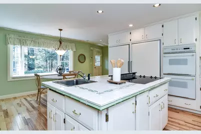 9 Buttercup Ln, Dover, MA 02030 - Photo 9