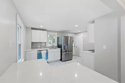 4 Hale St, West Springfield, MA 01108 - Photo 9
