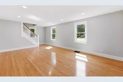 4 Hale St, West Springfield, MA 01108 - Photo 7