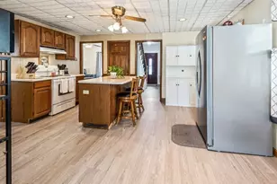 27 Elm Hill Ave, Leominster, MA 01453 - Photo 13