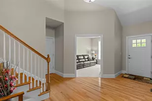 166 Walden Way, Milford, MA 01757 - Photo 5