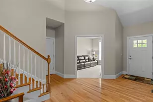 166 Walden Way, Milford, MA 01757 - Photo 5