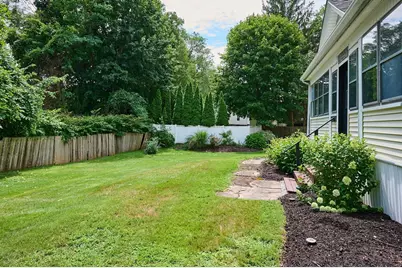 27 Prospect St, Easthampton, MA 01027 - Photo 37