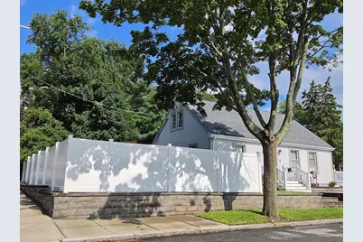 10 Wayne St, Fall River, MA 02721 - Photo 5
