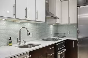 4 Charlesgate E, Boston, MA 02215 - Photo 15