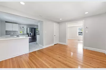 4 Hale, West Springfield, MA 01089 - Photo 7