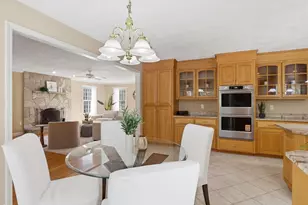 2 Pipers Gln, Andover, MA 01810 - Photo 5