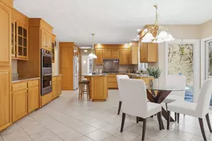2 Pipers Gln, Andover, MA 01810 - Photo 3