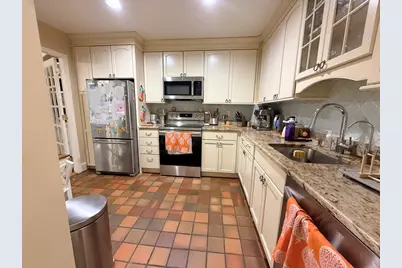 1083 Beacon St #3, Brookline, MA 02446 - Photo 5