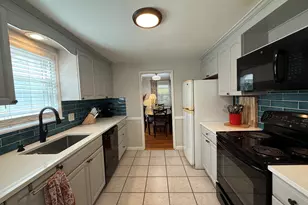 8 Myopia Rd, Boston, MA 02136 - Photo 7