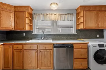 2 Wentworth Ter #2, Malden, MA 02148 - Photo 5