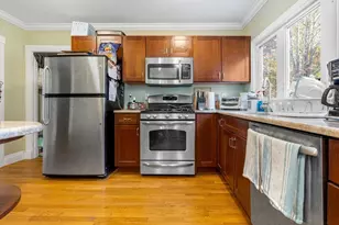 15 Batchelder St, Melrose, MA 02176 - Photo 7