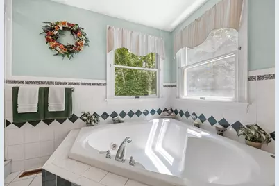 37 Malbone St, Lakeville, MA 02347 - Photo 27