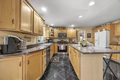 37 Malbone St, Lakeville, MA 02347 - Photo 19