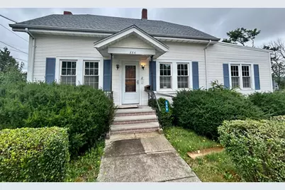 556 Brayton Ave, Somerset, MA 02726 - Photo 1