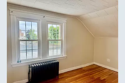 556 Brayton Ave, Somerset, MA 02726 - Photo 3