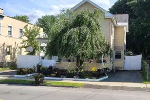 12 Lincoln St, Pittsfield, MA 01201 - Photo 3