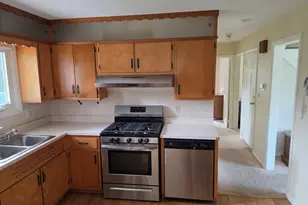 36 Ridgewood Rd, New Bedford, MA 02745 - Photo 9