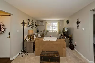 1304 Elm St #1B, West Springfield, MA 01089 - Photo 9