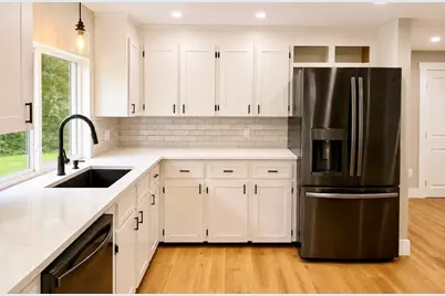 334 Bedford St #1, Lakeville, MA 02347 - Photo 5
