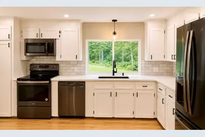 334 Bedford St #1, Lakeville, MA 02347 - Photo 7