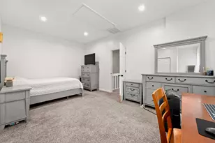 104 Hartford Ave E, Uxbridge, MA 01569 - Photo 11
