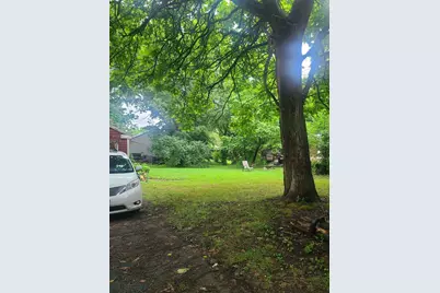 8 White St, Wilbraham, MA 01095 - Photo 3