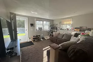 387 Mendon Rd, Attleboro, MA 02703 - Photo 11