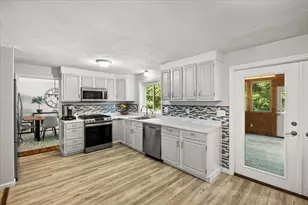 74 Lakeview Rd, Foxboro, MA 02035 - Photo 9