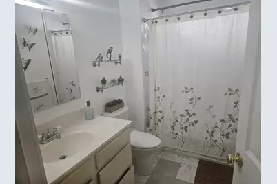 20 Massasoit St, Boston, MA 02136 - Photo 5