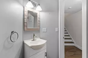 58 Merrimac St, Newburyport, MA 01950 - Photo 15