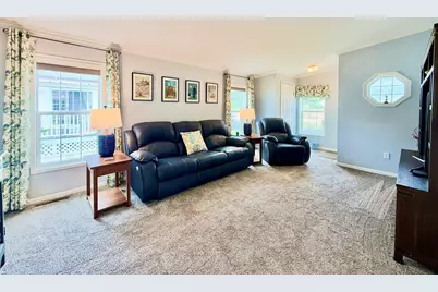 34 Sunrise Lane, Chicopee, MA 01020 - Photo 5