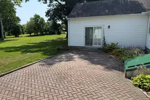 1030 S East St, Amherst, MA 01002 - Photo 7