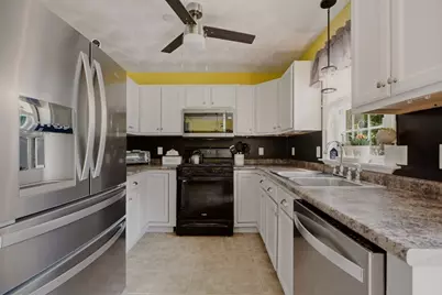 5239 N Main St #18, Fall River, MA 02720 - Photo 13
